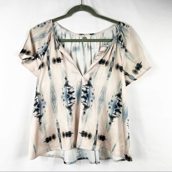 Anthropologie Tops - ANTHROPOLOGIE Lilka Short Sleeve Blouse in Size XS